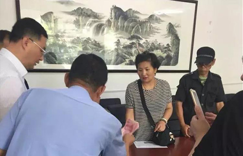捡到万元财物，吉林省肝胆病医院的保卫大哥“完璧归赵”