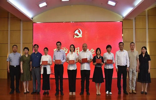 党旗领航奋进路 继往开来建新功 吉林省肝胆病医院隆重庆祝中国共产党建党102周年！