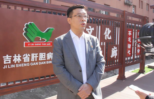 肝胆新员工入职“第一课”：党委书记讲院史 下好思想建设先手棋