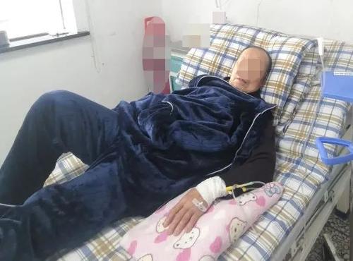 锦旗诗歌表情意，“一站式”服务暖人心