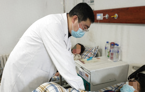 吉林省肝胆病医院专家提醒：应对慢性肝炎，打好肝脏保卫战