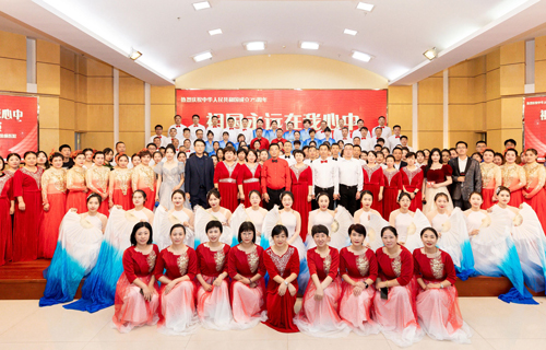 载歌载舞迎国庆！这场文艺汇演精彩纷呈