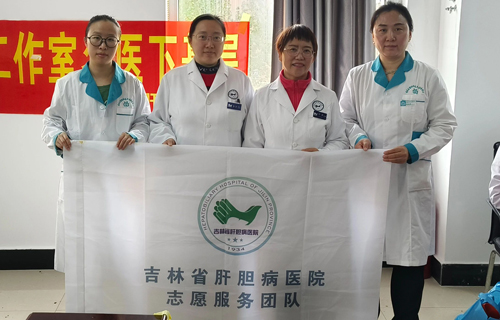 敬老服务不停歇 肝胆名医送健康
