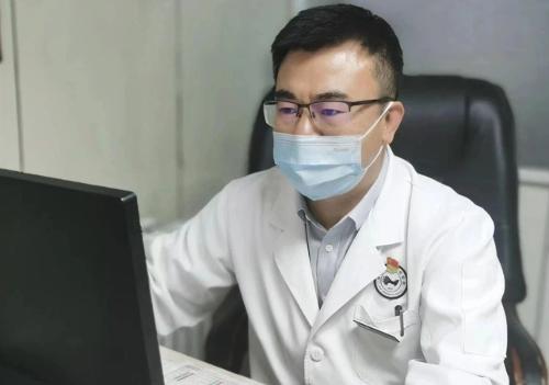 “秘密处方”让大男孩告别“肝病”阴影