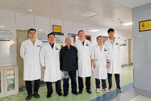 一台微创手术，汇集了他们对患者的无限关爱