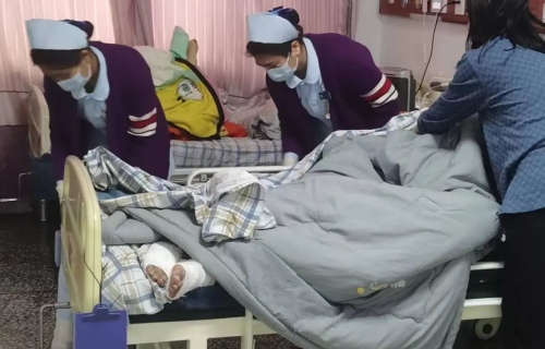 医路有爱｜精细护理暖人心，白衣天使以温柔织就“修复之旅”
